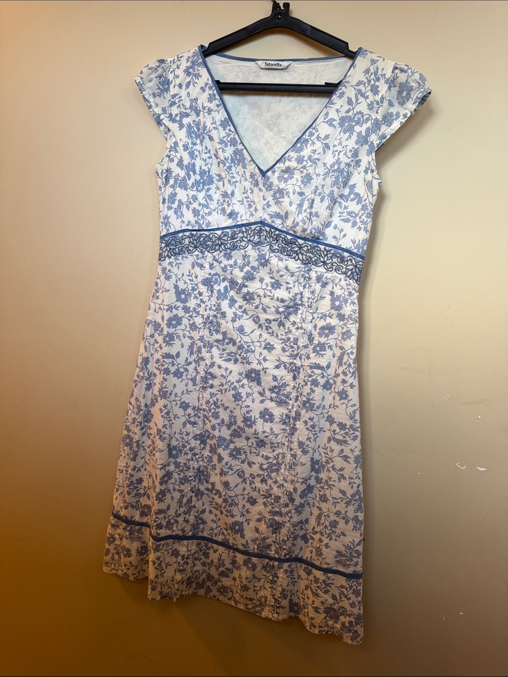 Beautiful Blue and White Floral V-Neck Midi Dress